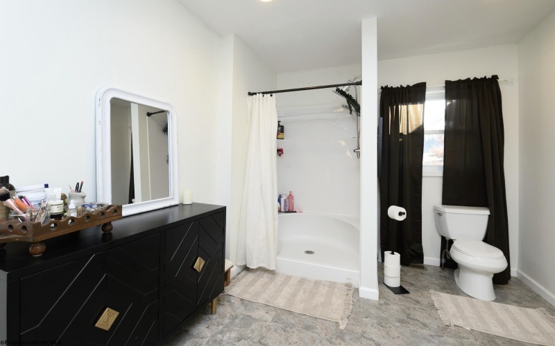 615 Mills Street, West Milford, West Virginia 26451, 3 Bedrooms Bedrooms, 6 Rooms Rooms,2 BathroomsBathrooms,Single Family Detached,For Sale,Mills,10162651