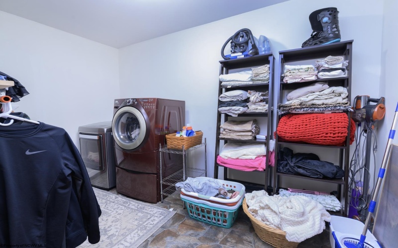 615 Mills Street, West Milford, West Virginia 26451, 3 Bedrooms Bedrooms, 6 Rooms Rooms,2 BathroomsBathrooms,Single Family Detached,For Sale,Mills,10162651