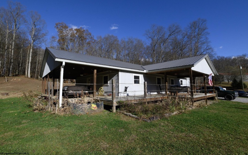 615 Mills Street, West Milford, West Virginia 26451, 3 Bedrooms Bedrooms, 6 Rooms Rooms,2 BathroomsBathrooms,Single Family Detached,For Sale,Mills,10162651