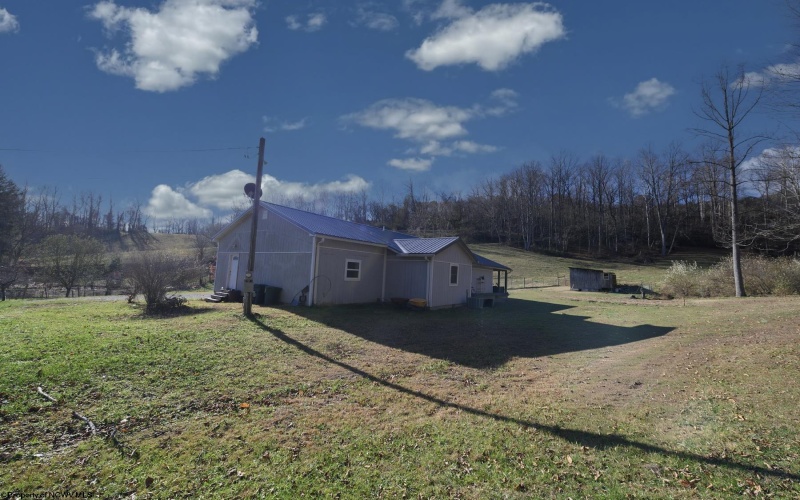 615 Mills Street, West Milford, West Virginia 26451, 3 Bedrooms Bedrooms, 6 Rooms Rooms,2 BathroomsBathrooms,Single Family Detached,For Sale,Mills,10162651