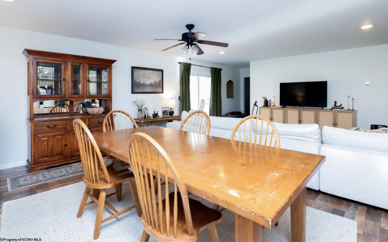 615 Mills Street, West Milford, West Virginia 26451, 3 Bedrooms Bedrooms, 6 Rooms Rooms,2 BathroomsBathrooms,Single Family Detached,For Sale,Mills,10162651