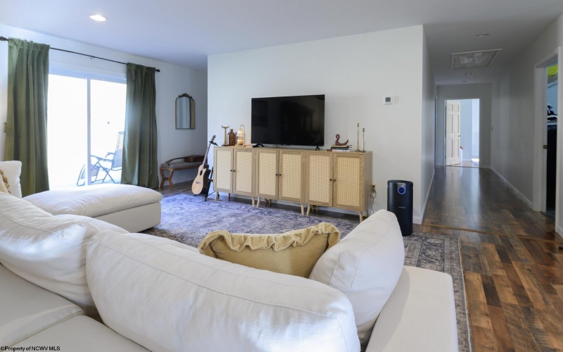 615 Mills Street, West Milford, West Virginia 26451, 3 Bedrooms Bedrooms, 6 Rooms Rooms,2 BathroomsBathrooms,Single Family Detached,For Sale,Mills,10162651