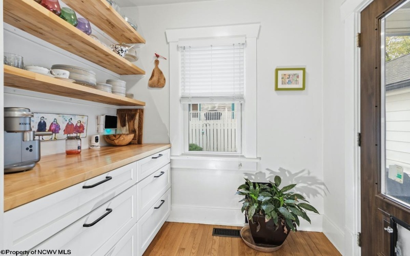 417 Elm Street, Morgantown, West Virginia 26501, 3 Bedrooms Bedrooms, 7 Rooms Rooms,1 BathroomBathrooms,Single Family Detached,For Sale,Elm,10162642