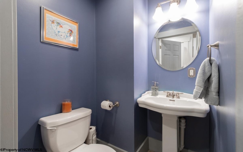 417 Elm Street, Morgantown, West Virginia 26501, 3 Bedrooms Bedrooms, 7 Rooms Rooms,1 BathroomBathrooms,Single Family Detached,For Sale,Elm,10162642