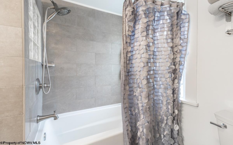 417 Elm Street, Morgantown, West Virginia 26501, 3 Bedrooms Bedrooms, 7 Rooms Rooms,1 BathroomBathrooms,Single Family Detached,For Sale,Elm,10162642