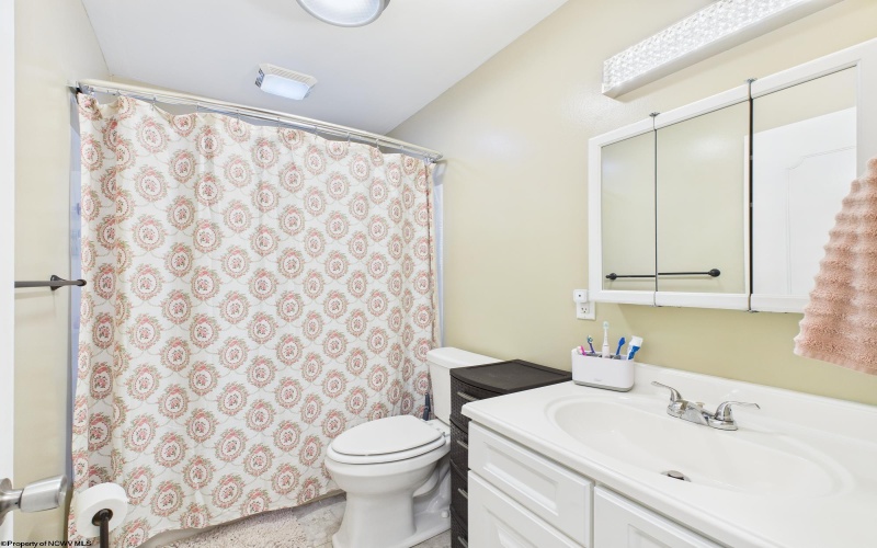 1130 Park Drive, Fairmont, West Virginia 26554, 3 Bedrooms Bedrooms, 6 Rooms Rooms,2 BathroomsBathrooms,Single Family Detached,For Sale,Park,10162639