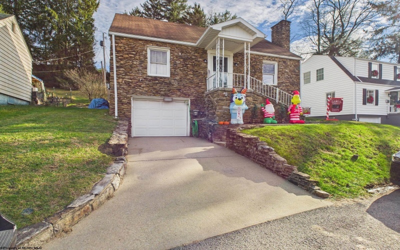 1130 Park Drive, Fairmont, West Virginia 26554, 3 Bedrooms Bedrooms, 6 Rooms Rooms,2 BathroomsBathrooms,Single Family Detached,For Sale,Park,10162639