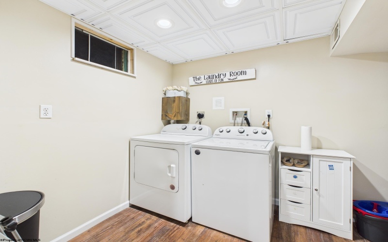 1130 Park Drive, Fairmont, West Virginia 26554, 3 Bedrooms Bedrooms, 6 Rooms Rooms,2 BathroomsBathrooms,Single Family Detached,For Sale,Park,10162639