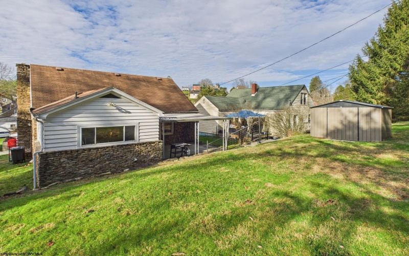 1130 Park Drive, Fairmont, West Virginia 26554, 3 Bedrooms Bedrooms, 6 Rooms Rooms,2 BathroomsBathrooms,Single Family Detached,For Sale,Park,10162639