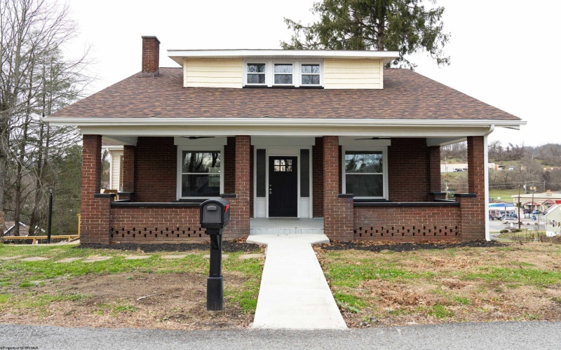 1515 Edgeway Drive, Fairmont, West Virginia 26554-5513, 5 Bedrooms Bedrooms, 11 Rooms Rooms,3 BathroomsBathrooms,Single Family Detached,For Sale,Edgeway,10162643 1515 Edgeway Drive, Fairmont, West Virginia 26554-5513, 5 Bedrooms Bedrooms, 11 Rooms Rooms,3 BathroomsBathrooms,Single Family Detached,For Sale,Edgeway,10162643