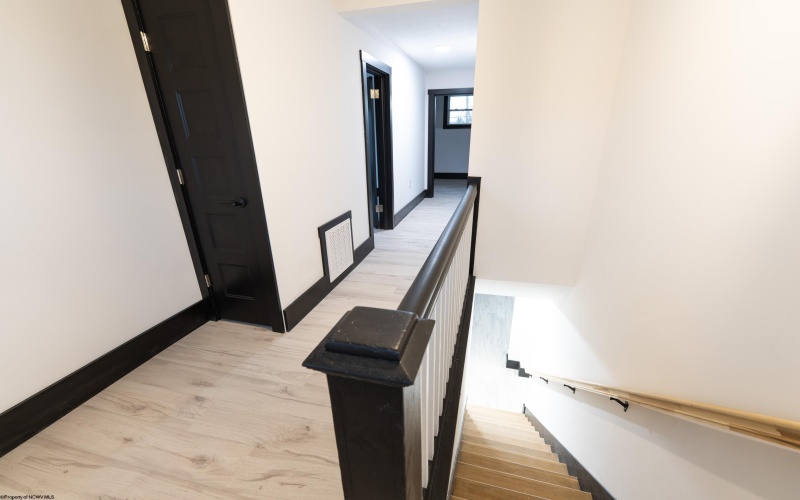 1515 Edgeway Drive, Fairmont, West Virginia 26554-5513, 5 Bedrooms Bedrooms, 11 Rooms Rooms,3 BathroomsBathrooms,Single Family Detached,For Sale,Edgeway,10162643