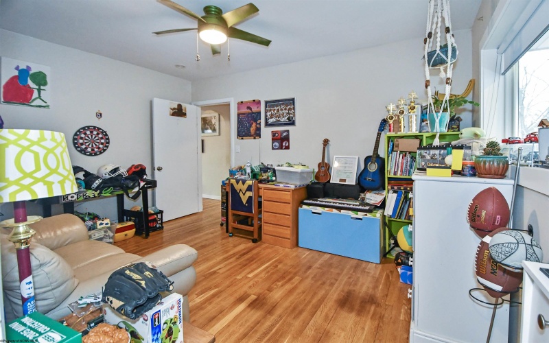 1114 Harvartis Street, Morgantown, West Virginia 26508, 4 Bedrooms Bedrooms, 9 Rooms Rooms,2 BathroomsBathrooms,Residential Rentals,For Rent,Harvartis,10162663