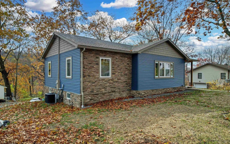 1114 Harvartis Street, Morgantown, West Virginia 26508, 4 Bedrooms Bedrooms, 9 Rooms Rooms,2 BathroomsBathrooms,Residential Rentals,For Rent,Harvartis,10162663