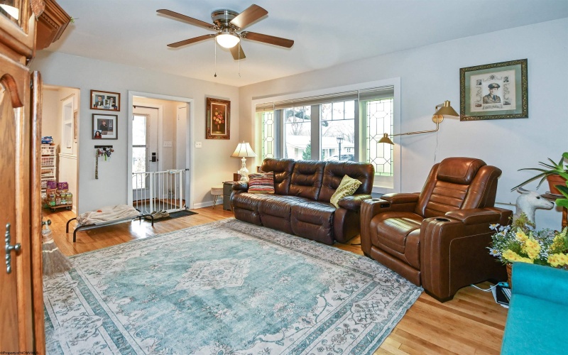 1114 Harvartis Street, Morgantown, West Virginia 26508, 4 Bedrooms Bedrooms, 9 Rooms Rooms,2 BathroomsBathrooms,Residential Rentals,For Rent,Harvartis,10162663