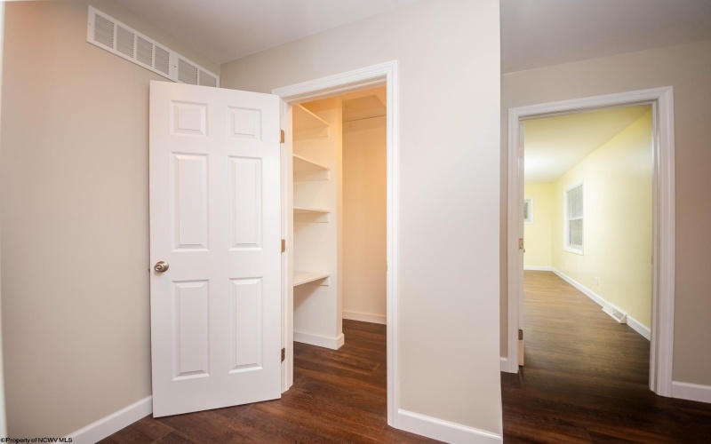 16 Warrick Street, Morgantown, West Virginia 26505, 3 Bedrooms Bedrooms, 6 Rooms Rooms,2 BathroomsBathrooms,Single Family Detached,For Sale,Warrick,10162661