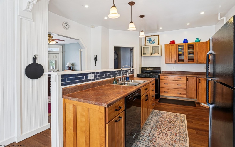 364 4th Street, Davis, West Virginia 26260, 4 Bedrooms Bedrooms, 8 Rooms Rooms,2 BathroomsBathrooms,Single Family Detached,For Sale,4th,10162669