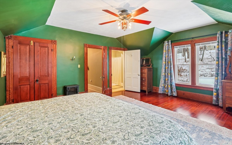 364 4th Street, Davis, West Virginia 26260, 4 Bedrooms Bedrooms, 8 Rooms Rooms,2 BathroomsBathrooms,Single Family Detached,For Sale,4th,10162669