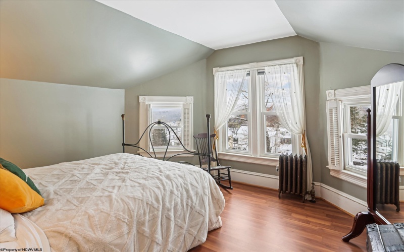 364 4th Street, Davis, West Virginia 26260, 4 Bedrooms Bedrooms, 8 Rooms Rooms,2 BathroomsBathrooms,Single Family Detached,For Sale,4th,10162669