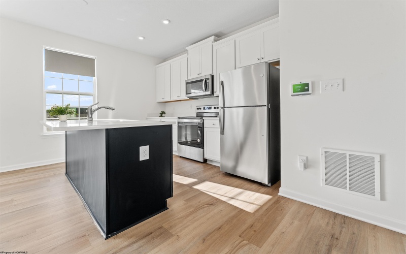 318 Bay Street, Morgantown, West Virginia 26508, 3 Bedrooms Bedrooms, 8 Rooms Rooms,2 BathroomsBathrooms,Single Family Attached,For Sale,Bay,10162668