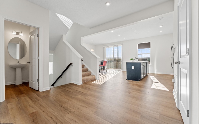 318 Bay Street, Morgantown, West Virginia 26508, 3 Bedrooms Bedrooms, 8 Rooms Rooms,2 BathroomsBathrooms,Single Family Attached,For Sale,Bay,10162668