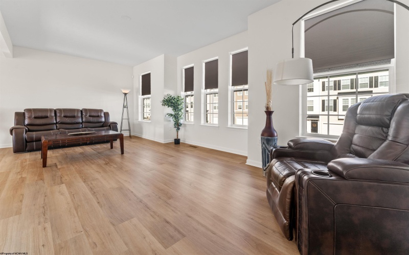 318 Bay Street, Morgantown, West Virginia 26508, 3 Bedrooms Bedrooms, 8 Rooms Rooms,2 BathroomsBathrooms,Single Family Attached,For Sale,Bay,10162668