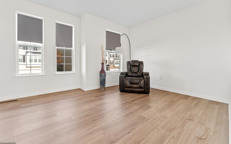 318 Bay Street, Morgantown, West Virginia 26508, 3 Bedrooms Bedrooms, 8 Rooms Rooms,2 BathroomsBathrooms,Single Family Attached,For Sale,Bay,10162668