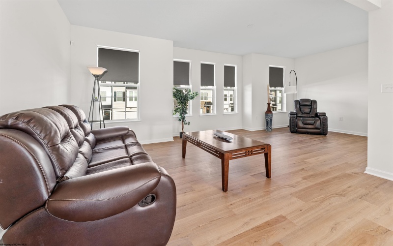 318 Bay Street, Morgantown, West Virginia 26508, 3 Bedrooms Bedrooms, 8 Rooms Rooms,2 BathroomsBathrooms,Single Family Attached,For Sale,Bay,10162668