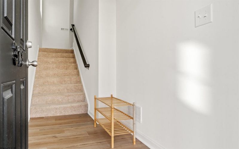 318 Bay Street, Morgantown, West Virginia 26508, 3 Bedrooms Bedrooms, 8 Rooms Rooms,2 BathroomsBathrooms,Single Family Attached,For Sale,Bay,10162668