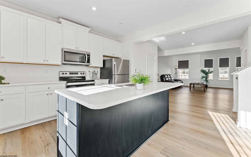 318 Bay Street, Morgantown, West Virginia 26508, 3 Bedrooms Bedrooms, 8 Rooms Rooms,2 BathroomsBathrooms,Single Family Attached,For Sale,Bay,10162668