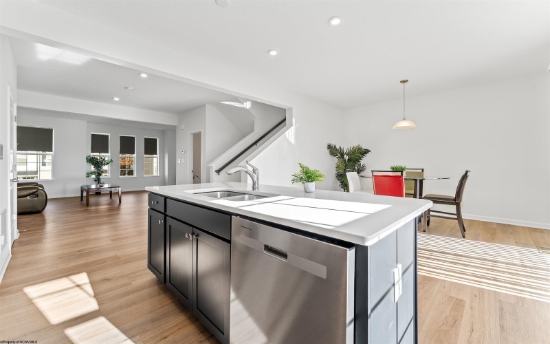 318 Bay Street, Morgantown, West Virginia 26508, 3 Bedrooms Bedrooms, 8 Rooms Rooms,2 BathroomsBathrooms,Single Family Attached,For Sale,Bay,10162668