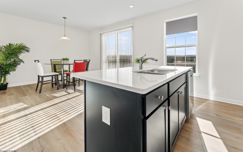 318 Bay Street, Morgantown, West Virginia 26508, 3 Bedrooms Bedrooms, 8 Rooms Rooms,2 BathroomsBathrooms,Single Family Attached,For Sale,Bay,10162668