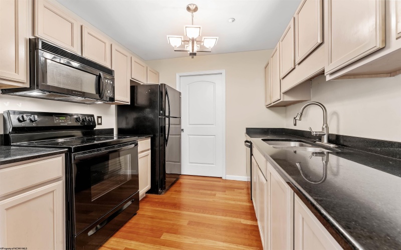 1117 University Avenue, Morgantown, West Virginia 26505, 2 Bedrooms Bedrooms, 5 Rooms Rooms,2 BathroomsBathrooms,Single Family Attached,For Sale,University,10162672