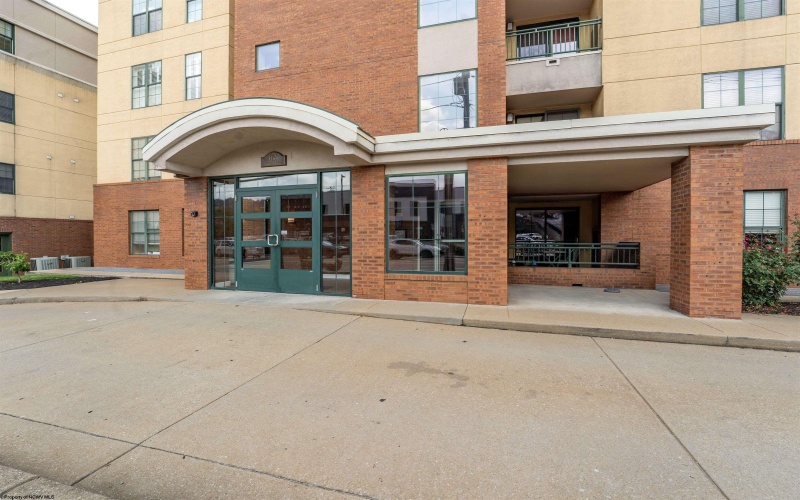 1117 University Avenue, Morgantown, West Virginia 26505, 2 Bedrooms Bedrooms, 5 Rooms Rooms,2 BathroomsBathrooms,Single Family Attached,For Sale,University,10162672