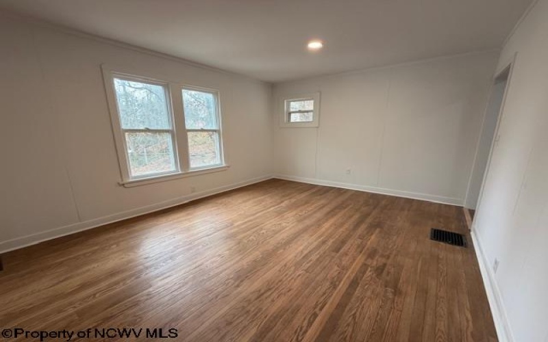 127 Elkins Street, Fairmont, West Virginia 26554, 3 Bedrooms Bedrooms, 7 Rooms Rooms,2 BathroomsBathrooms,Single Family Detached,For Sale,Elkins,10162666