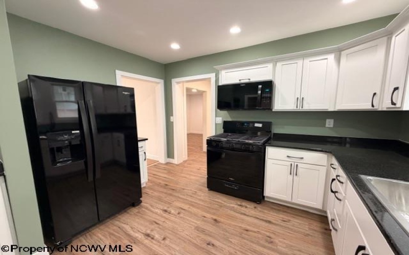 127 Elkins Street, Fairmont, West Virginia 26554, 3 Bedrooms Bedrooms, 7 Rooms Rooms,2 BathroomsBathrooms,Single Family Detached,For Sale,Elkins,10162666