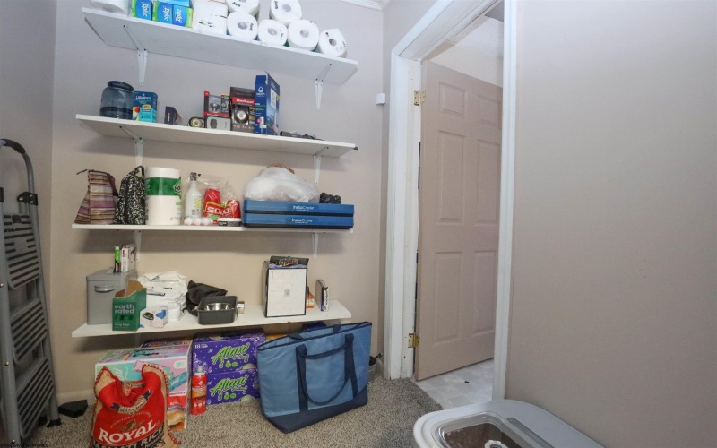 909 College Avenue, Morgantown, West Virginia 26508, 3 Bedrooms Bedrooms, 10 Rooms Rooms,2 BathroomsBathrooms,Residential Rentals,For Rent,College,10162670