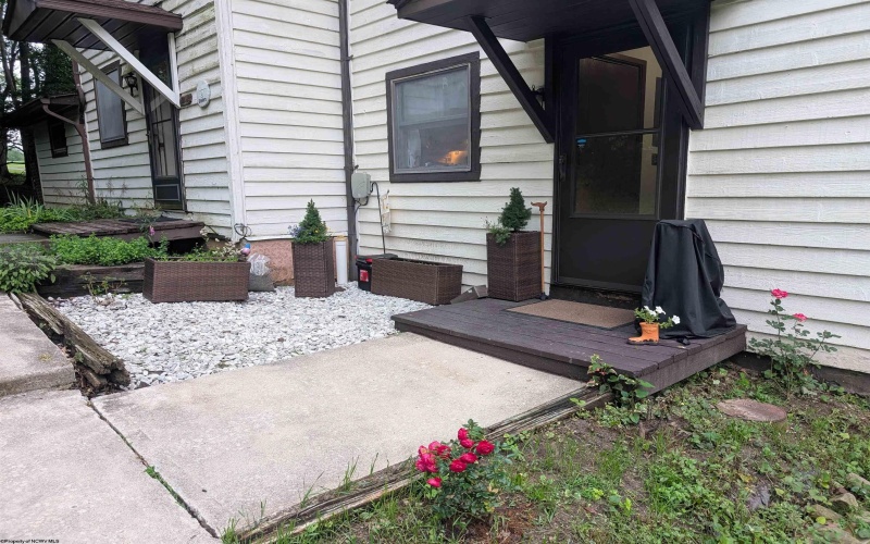 56 Baneberry Lane, Terra Alta, West Virginia 26764-0000, 2 Bedrooms Bedrooms, 6 Rooms Rooms,1 BathroomBathrooms,Single Family Attached,For Sale,Baneberry,10162681