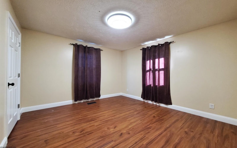 2421 Husky Highway, Fairmont, West Virginia 26554, 3 Bedrooms Bedrooms, 7 Rooms Rooms,1 BathroomBathrooms,Residential Rentals,For Rent,Husky,10162687 2421 Husky Highway, Fairmont, West Virginia 26554, 3 Bedrooms Bedrooms, 7 Rooms Rooms,1 BathroomBathrooms,Residential Rentals,For Rent,Husky,10162687