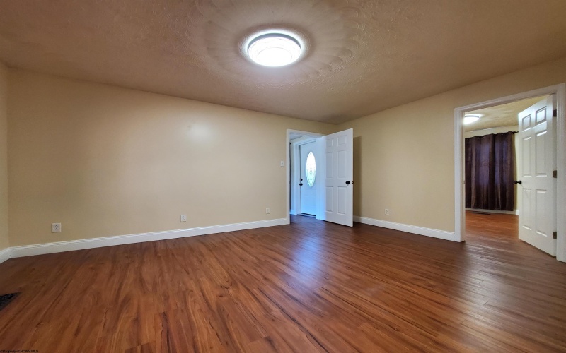 2421 Husky Highway, Fairmont, West Virginia 26554, 3 Bedrooms Bedrooms, 7 Rooms Rooms,1 BathroomBathrooms,Residential Rentals,For Rent,Husky,10162687 2421 Husky Highway, Fairmont, West Virginia 26554, 3 Bedrooms Bedrooms, 7 Rooms Rooms,1 BathroomBathrooms,Residential Rentals,For Rent,Husky,10162687