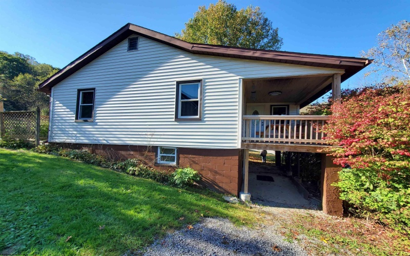 2421 Husky Highway, Fairmont, West Virginia 26554, 3 Bedrooms Bedrooms, 7 Rooms Rooms,1 BathroomBathrooms,Residential Rentals,For Rent,Husky,10162687 2421 Husky Highway, Fairmont, West Virginia 26554, 3 Bedrooms Bedrooms, 7 Rooms Rooms,1 BathroomBathrooms,Residential Rentals,For Rent,Husky,10162687