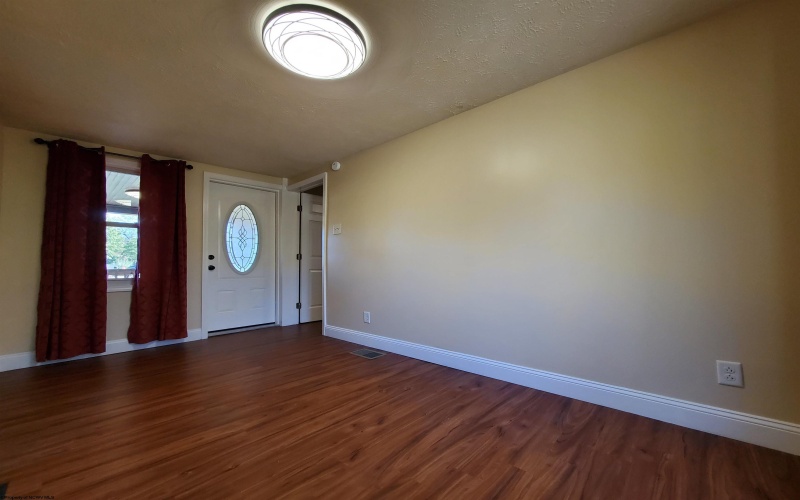 2421 Husky Highway, Fairmont, West Virginia 26554, 3 Bedrooms Bedrooms, 7 Rooms Rooms,1 BathroomBathrooms,Residential Rentals,For Rent,Husky,10162687 2421 Husky Highway, Fairmont, West Virginia 26554, 3 Bedrooms Bedrooms, 7 Rooms Rooms,1 BathroomBathrooms,Residential Rentals,For Rent,Husky,10162687