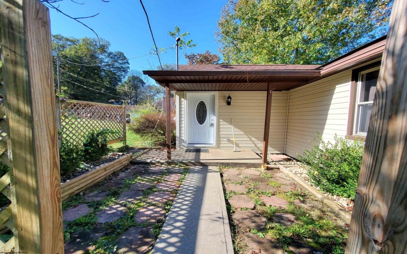 2421 Husky Highway, Fairmont, West Virginia 26554, 3 Bedrooms Bedrooms, 7 Rooms Rooms,1 BathroomBathrooms,Residential Rentals,For Rent,Husky,10162687 2421 Husky Highway, Fairmont, West Virginia 26554, 3 Bedrooms Bedrooms, 7 Rooms Rooms,1 BathroomBathrooms,Residential Rentals,For Rent,Husky,10162687