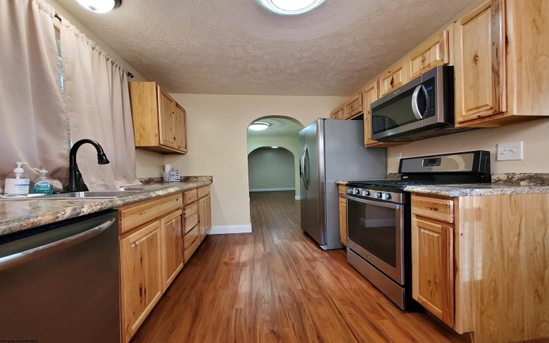 2421 Husky Highway, Fairmont, West Virginia 26554, 3 Bedrooms Bedrooms, 7 Rooms Rooms,1 BathroomBathrooms,Residential Rentals,For Rent,Husky,10162687 2421 Husky Highway, Fairmont, West Virginia 26554, 3 Bedrooms Bedrooms, 7 Rooms Rooms,1 BathroomBathrooms,Residential Rentals,For Rent,Husky,10162687