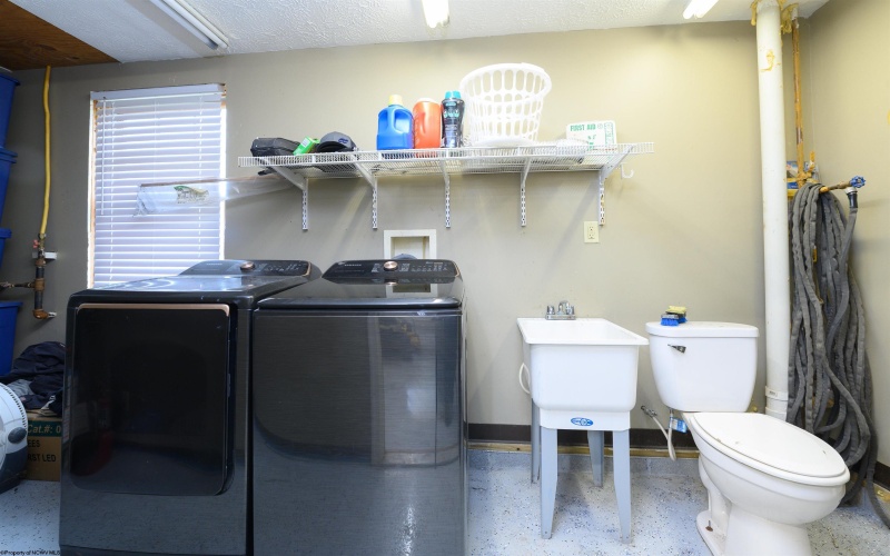 274 Horseshoe Drive East, Bruceton Mills, West Virginia 26525, 2 Bedrooms Bedrooms, 5 Rooms Rooms,1 BathroomBathrooms,Single Family Detached,For Sale,Horseshoe,10162686