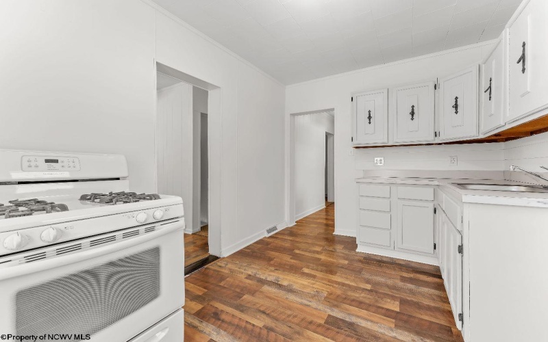 211 Richmond Street, Westover, West Virginia 26501, 2 Bedrooms Bedrooms, 9 Rooms Rooms,2 BathroomsBathrooms,Single Family Detached,For Sale,Richmond,10162693 211 Richmond Street, Westover, West Virginia 26501, 2 Bedrooms Bedrooms, 9 Rooms Rooms,2 BathroomsBathrooms,Single Family Detached,For Sale,Richmond,10162693