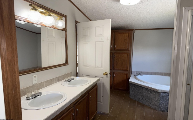 28 Cavalier Street, Beverly, West Virginia 26253, 3 Bedrooms Bedrooms, 6 Rooms Rooms,2 BathroomsBathrooms,Single Family Detached,For Sale,Cavalier,10161164