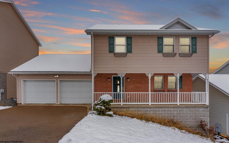 307 Anini Drive, Morgantown, West Virginia 26508, 3 Bedrooms Bedrooms, 7 Rooms Rooms,2 BathroomsBathrooms,Single Family Detached,For Sale,Anini,10162692