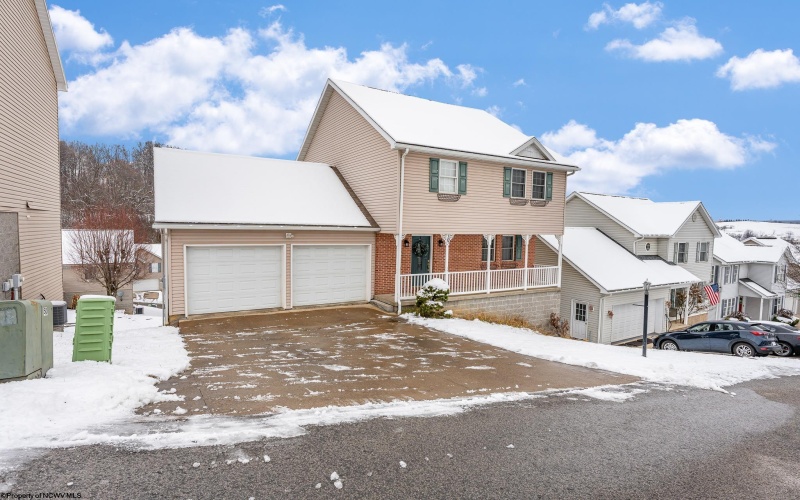 307 Anini Drive, Morgantown, West Virginia 26508, 3 Bedrooms Bedrooms, 7 Rooms Rooms,2 BathroomsBathrooms,Single Family Detached,For Sale,Anini,10162692