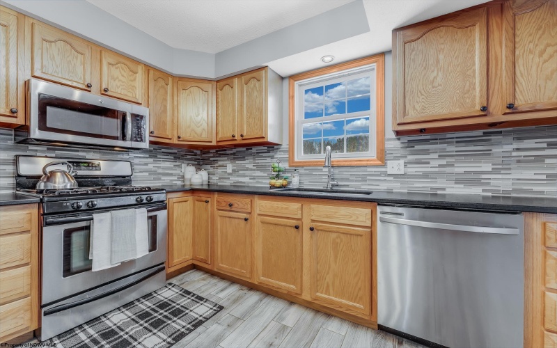 307 Anini Drive, Morgantown, West Virginia 26508, 3 Bedrooms Bedrooms, 7 Rooms Rooms,2 BathroomsBathrooms,Single Family Detached,For Sale,Anini,10162692