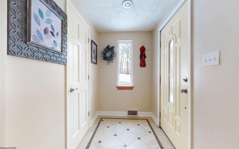 111 Avondale Road, Fairmont, West Virginia 26554, 3 Bedrooms Bedrooms, 7 Rooms Rooms,2 BathroomsBathrooms,Single Family Detached,For Sale,Avondale,10162699